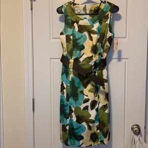 Dress barn multi color dress size 8 with belt